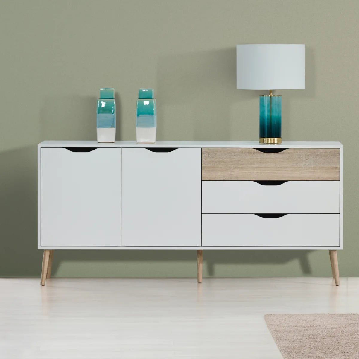 Faro com 2 Portas e 3 Gavetas