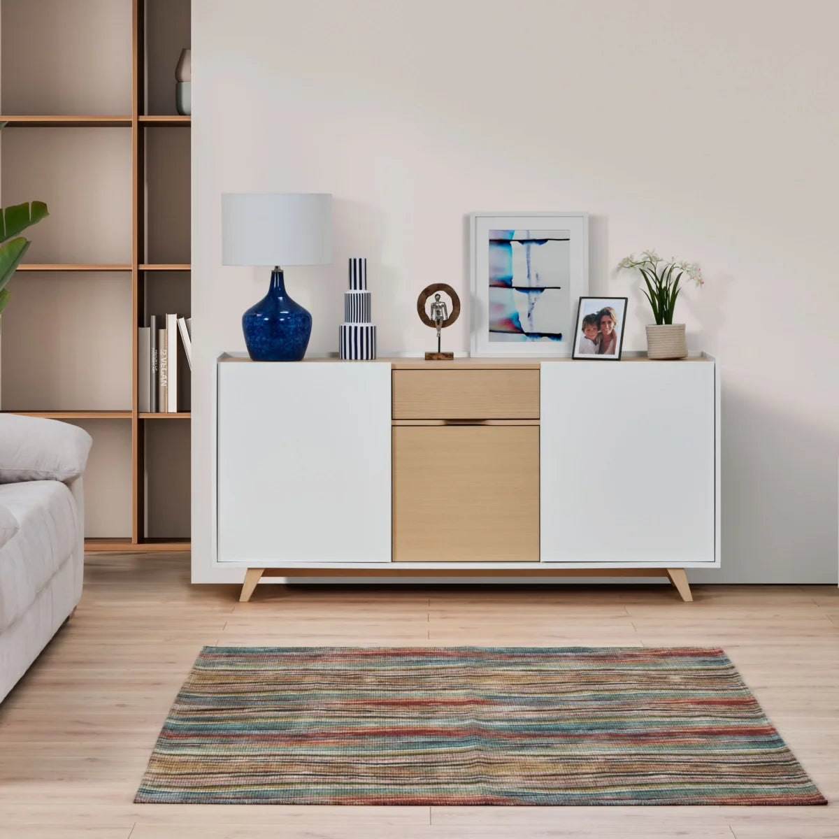 Ibiza com 3 Portas e 1 Gaveta